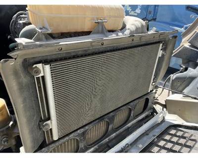 Volvo VNL A/C Condenser