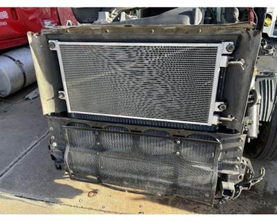 Volvo VNL A/C Condenser
