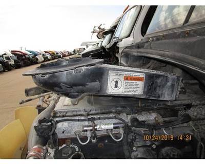 Freightliner Cascadia Air Cleaner / Air Filter Housing for a Freightliner CASCADIA 125