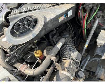 Freightliner Cascadia Air Cleaner / Air Filter Housing for a Freightliner CASCADIA 125