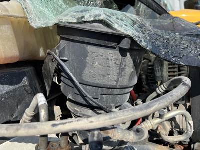 Freightliner M2 106 Air Cleaner / Air Filter Housing