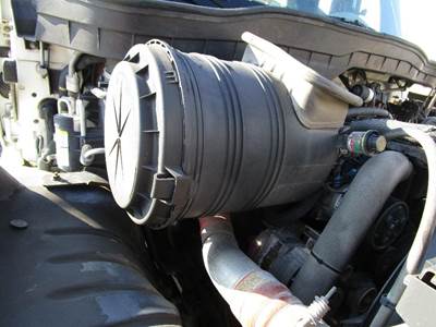International 4300 Air Cleaner / Air Filter Housing