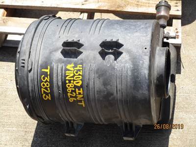 International 4400 Air Cleaner / Air Filter Housing