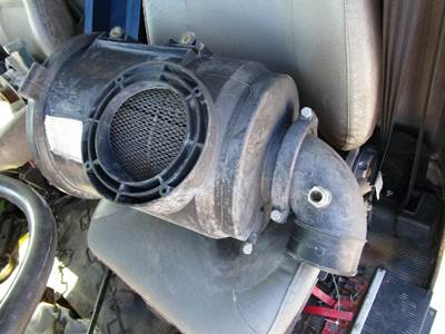 International 4700 Air Cleaner / Air Filter Housing