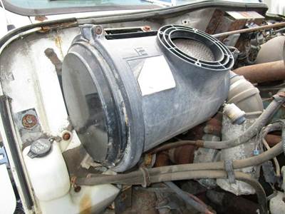 International 4700 Air Cleaner / Air Filter Housing