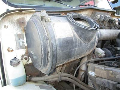 International 4700 Air Cleaner / Air Filter Housing