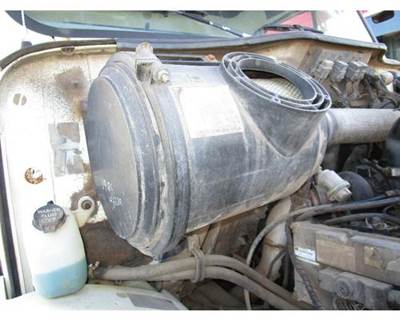 International 4700 Air Cleaner / Air Filter Housing