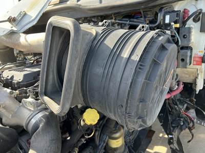 International RH613 Air Cleaner / Air Filter Housing