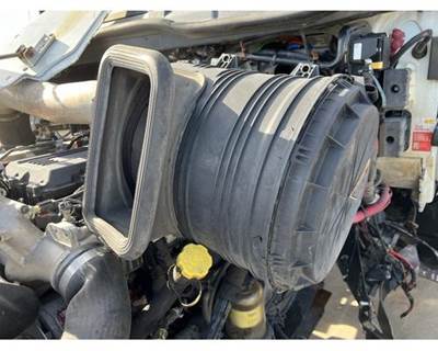 International RH613 Air Cleaner / Air Filter Housing