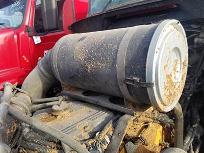 Kenworth T600 Air Cleaner / Air Filter Housing