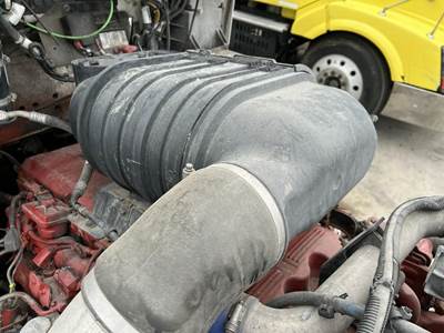 Kenworth T660 Air Cleaner / Air Filter Housing