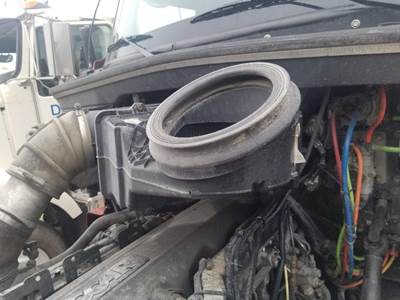 Kenworth T680 Air Cleaner / Air Filter Housing