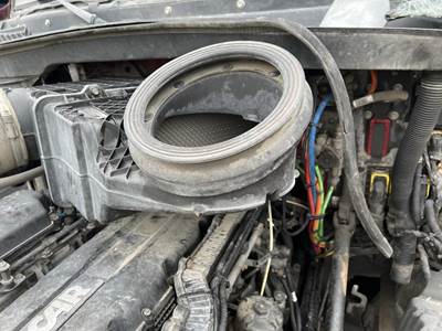 Kenworth T680 Air Cleaner / Air Filter Housing