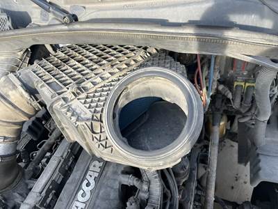 Kenworth T680 Air Cleaner / Air Filter Housing