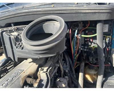 Kenworth T680 Air Cleaner / Air Filter Housing