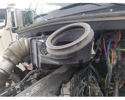 Kenworth T680 Air Cleaner / Air Filter Housing