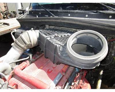 Kenworth T680 Air Cleaner / Air Filter Housing for a Kenworth T700