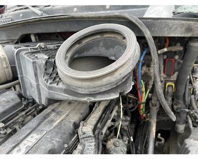 Kenworth T680 Air Cleaner / Air Filter Housing