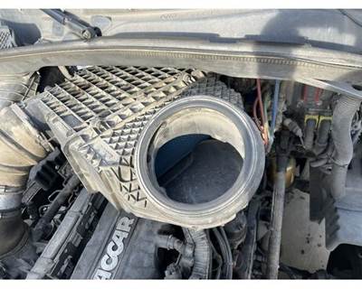 Kenworth T680 Air Cleaner / Air Filter Housing