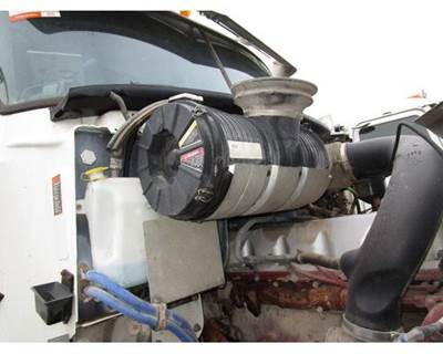 Mack Pinnacle CHU613 Air Cleaner / Air Filter Housing for a Mack CHU613