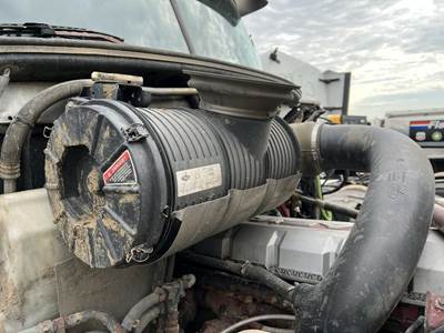 Mack Pinnacle CXU613 Air Cleaner / Air Filter Housing for a Mack CXU613