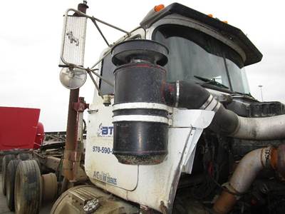 Mack RD688S Air Cleaner / Air Filter Housing