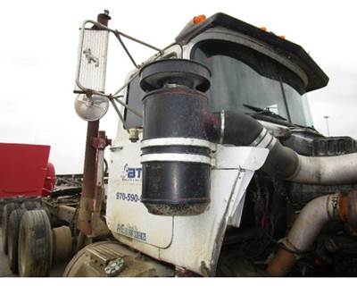 Mack RD688S Air Cleaner / Air Filter Housing