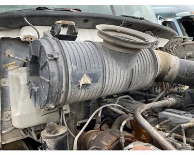 Mack Vision CXN613 Air Cleaner / Air Filter Housing for a Mack CXN613