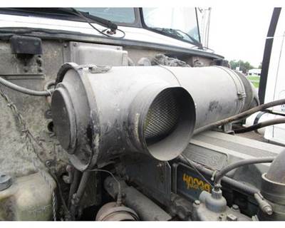 Peterbilt 377 Air Cleaner / Air Filter Housing