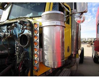 Peterbilt 378 Left Air Cleaner / Air Filter Housing