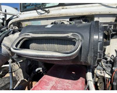 Peterbilt 386 Air Cleaner / Air Filter Housing
