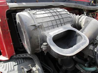 Volvo VNL Air Cleaner / Air Filter Housing