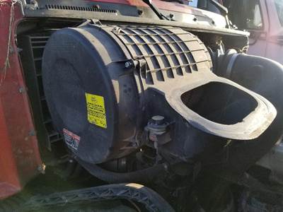 Volvo VNL Air Cleaner / Air Filter Housing