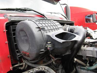 Volvo VNL Air Cleaner / Air Filter Housing