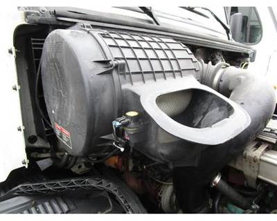 Volvo VNL Air Cleaner / Air Filter Housing