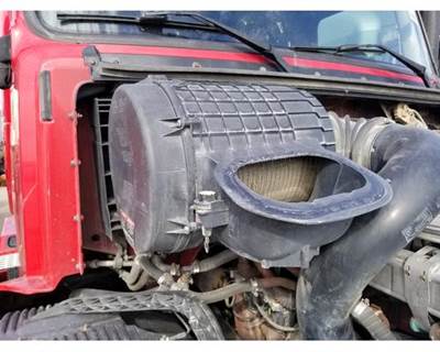 Volvo VNL Air Cleaner / Air Filter Housing