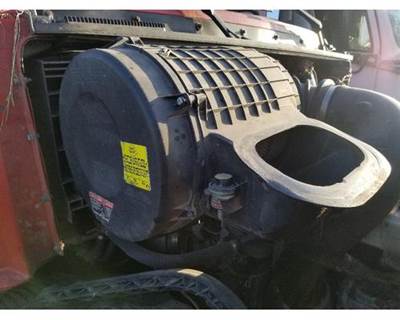 Volvo VNL Air Cleaner / Air Filter Housing