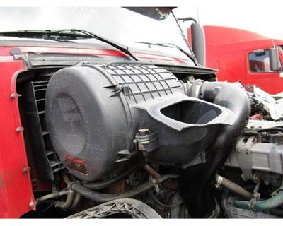 Volvo VNL Air Cleaner / Air Filter Housing