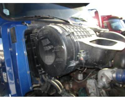 Volvo VNL Air Cleaner / Air Filter Housing