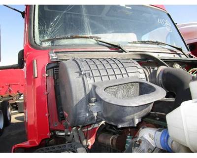 Volvo VNL Air Cleaner / Air Filter Housing