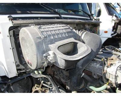 Volvo VNL Air Cleaner / Air Filter Housing