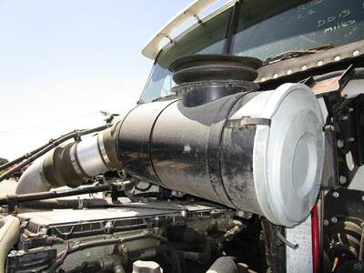 Western Star 4900 Air Cleaner / Air Filter Housing for a Western Star TR 4900 SA