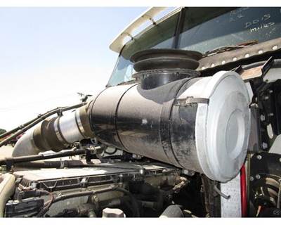 Western Star 4900 Air Cleaner / Air Filter Housing for a Western Star TR 4900 SA