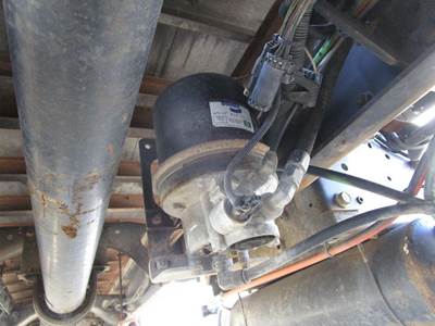 Bendix AD-IP Air Dryer for a International 4300