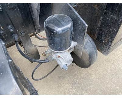 Bendix AD-IP Air Dryer for a Mack CXN613