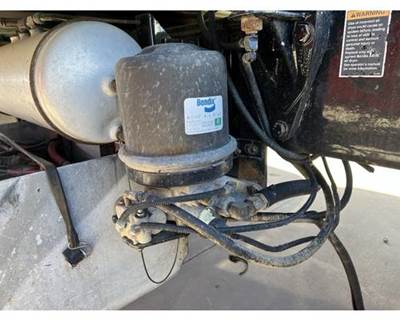 Bendix AD-IP Air Dryer for a Peterbilt 378