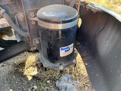 Bendix SYSTEM GUARD Air Dryer for a Freightliner M2 106
