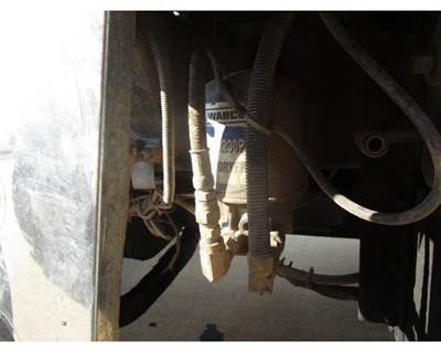 Bendix SYSTEM SAVER 1200 Air Dryer for a Peterbilt 379