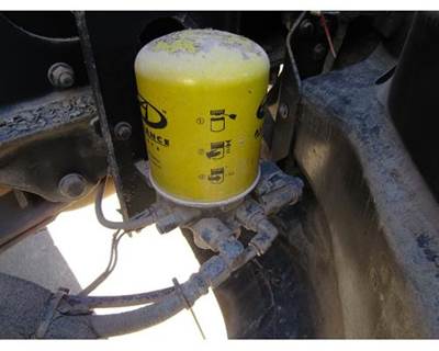 Bendix SYSTEM SAVER 1200 Air Dryer for a Freightliner ST120