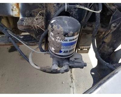 Bendix SYSTEM SAVER 1200 Air Dryer for a Freightliner COLUMBIA 120